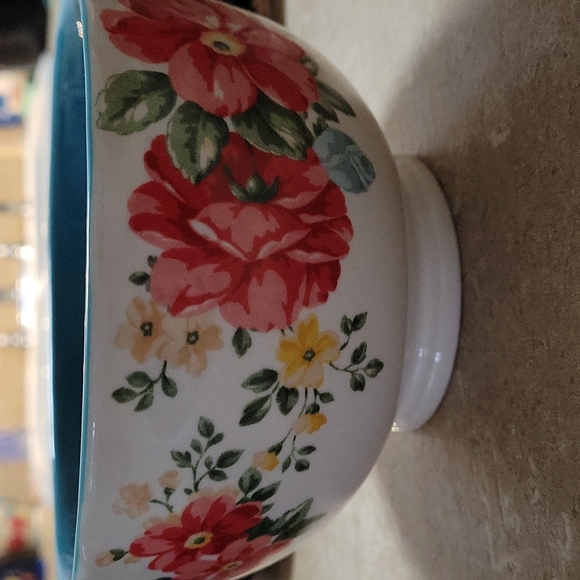 The Pioneer Woman Other - SET OF 4 The Pioneer Woman Vintage Floral 6" Footed Bowls.